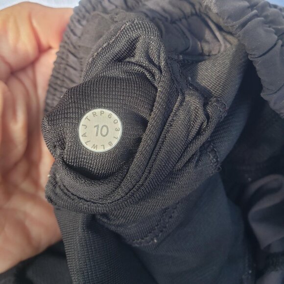 Lululemon Athletica Camo Set:  Tank with mesh and back vent and shorts - Picture 5 of 15